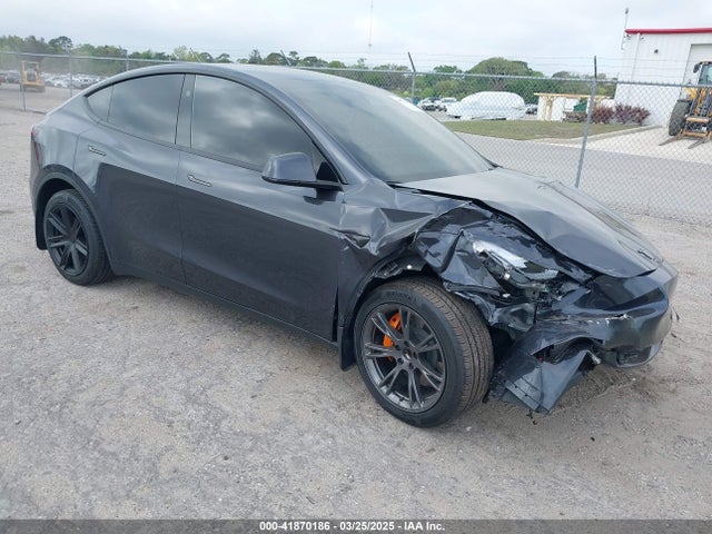 2024 TESLA MODEL Y 7SAYGDED7RF095210 Photo 0
