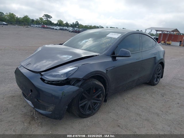 2024 TESLA MODEL Y 7SAYGDED7RF095210 Photo 1