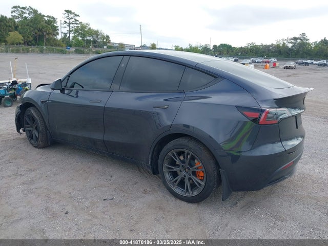 2024 TESLA MODEL Y 7SAYGDED7RF095210 Photo 2