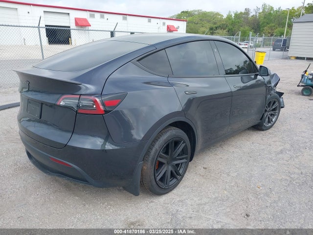 2024 TESLA MODEL Y 7SAYGDED7RF095210 Photo 3