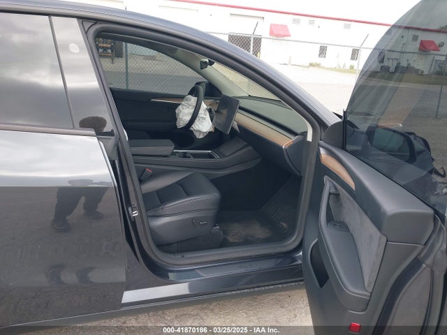 2024 TESLA MODEL Y 7SAYGDED7RF095210 Photo 4