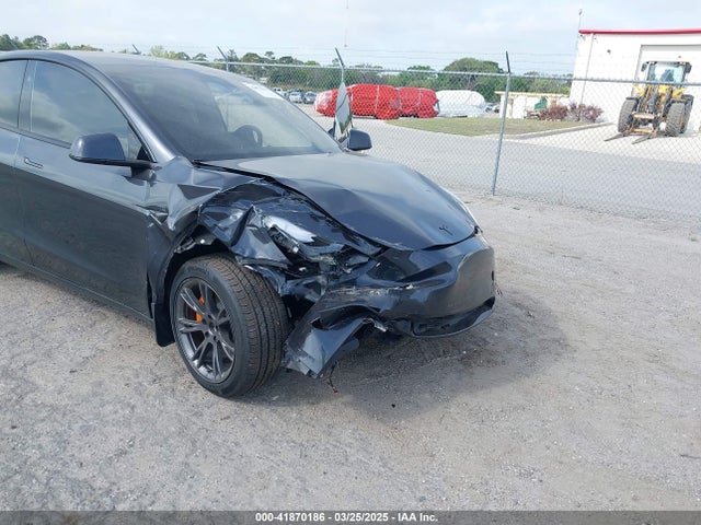 2024 TESLA MODEL Y 7SAYGDED7RF095210 Photo 5