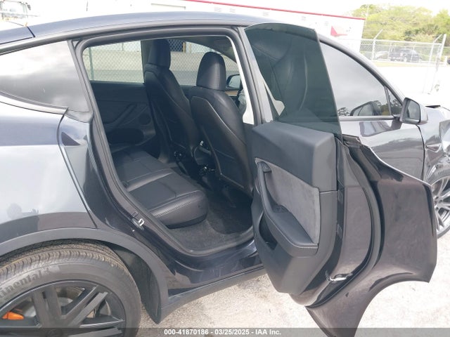 2024 TESLA MODEL Y 7SAYGDED7RF095210 Photo 7