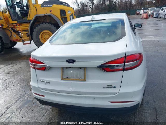 3FA6P0LUXKR104850 Ford Fusion Hybrid Se