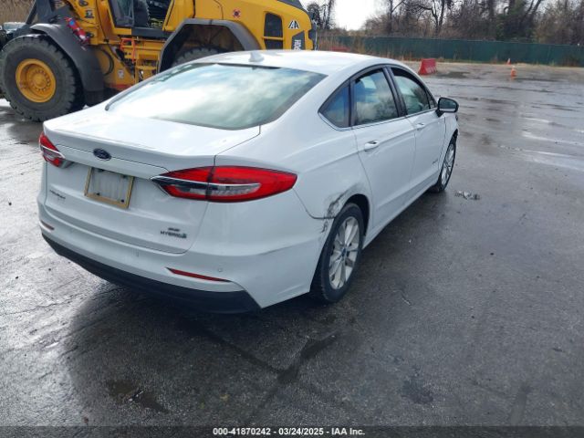 3FA6P0LUXKR104850 Ford Fusion Hybrid Se