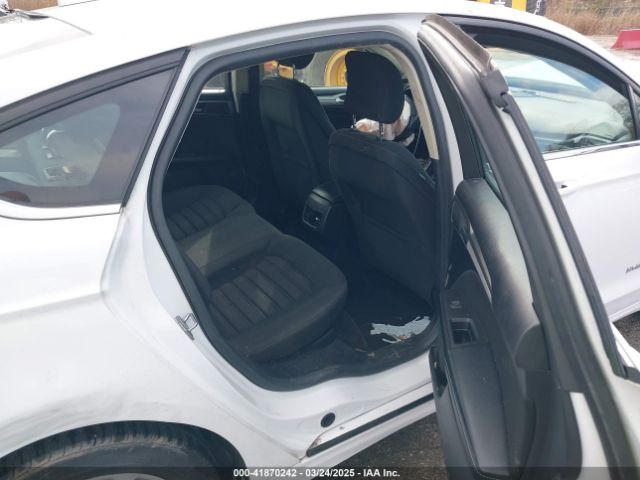 3FA6P0LUXKR104850 Ford Fusion Hybrid Se