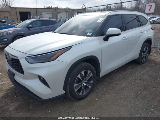 5TDHZRBH4NS234629 Toyota Highlander Xle
