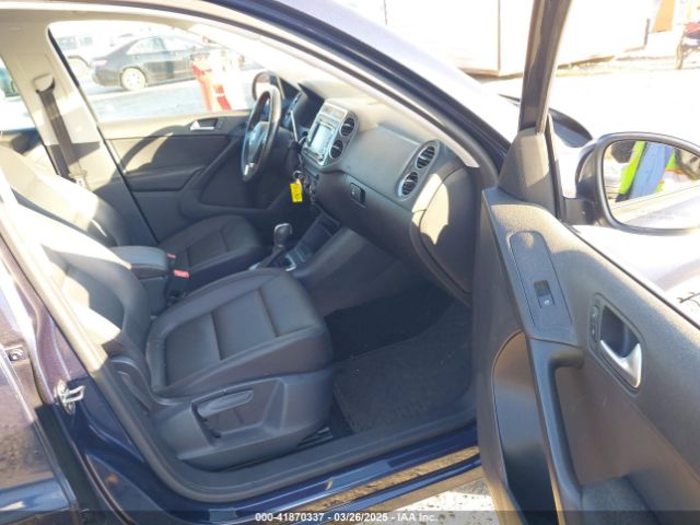 WVGAV7AX5FW571544 Volkswagen TIGUAN SE