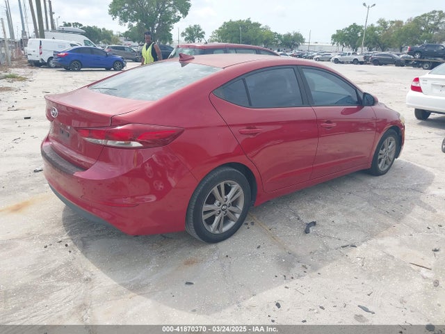 KMHD84LFXHU137089 Hyundai ELANTRA SE