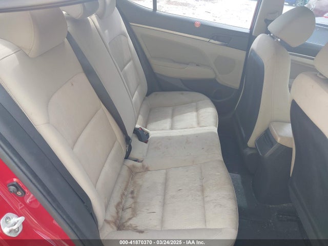 KMHD84LFXHU137089 Hyundai ELANTRA SE