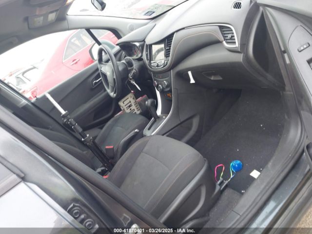3GNCJKSB3KL210528 Chevrolet TRAX LS