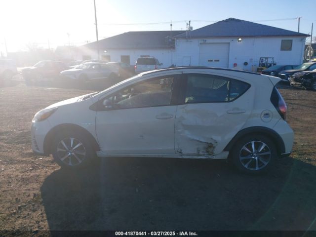 JTDKDTB34J1599812 Toyota Prius C Two