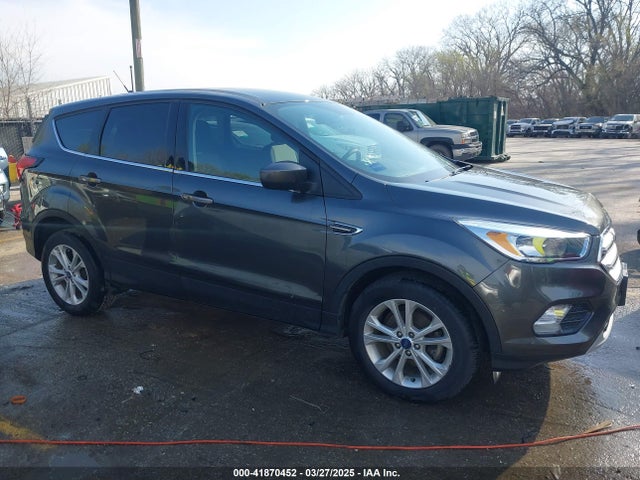 1FMCU0GD9KUB58550 Ford ESCAPE SE