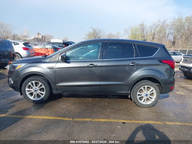 1FMCU0GD9KUB58550 Ford ESCAPE SE