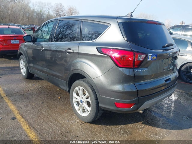 1FMCU0GD9KUB58550 Ford ESCAPE SE