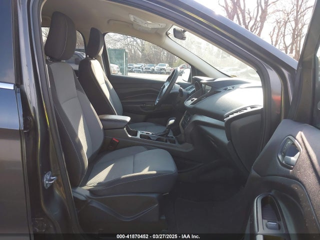 1FMCU0GD9KUB58550 Ford ESCAPE SE