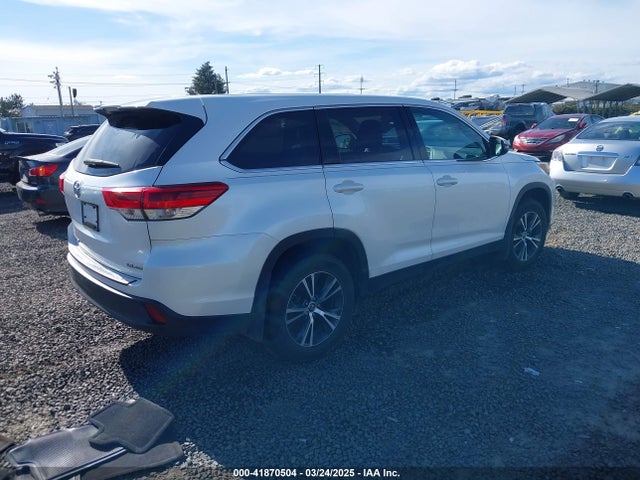 5TDBZRFHXKS956909 Toyota Highlander Le