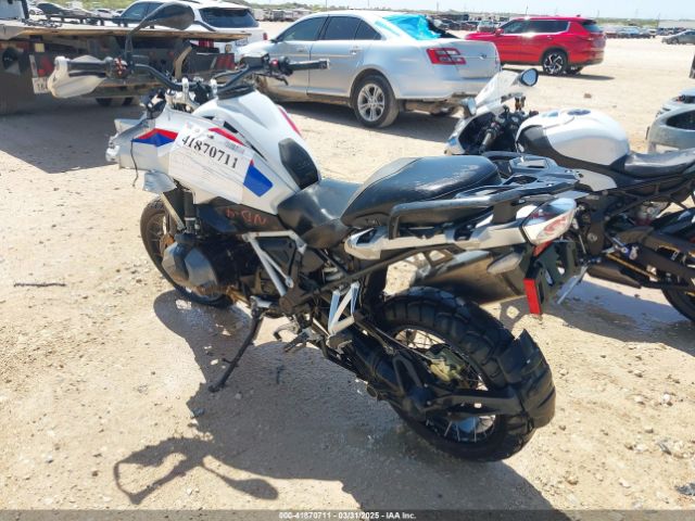 2022 BMW R 1250 WB10M0306N6F58651 Photo 2