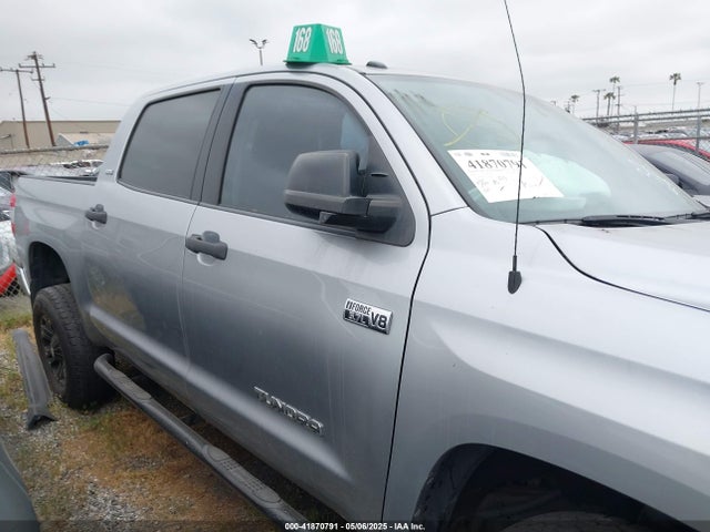 5TFDY5F11GX566094 Toyota Tundra Sr5 5.7l V8