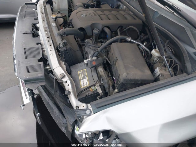 5TFDY5F11GX566094 Toyota Tundra Sr5 5.7l V8