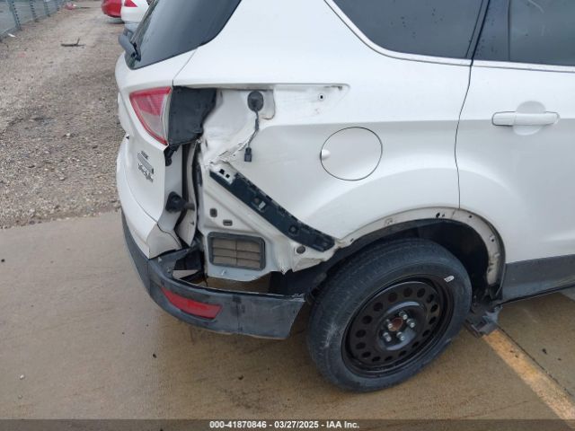 1FMCU0G98GUA95671 Ford ESCAPE SE