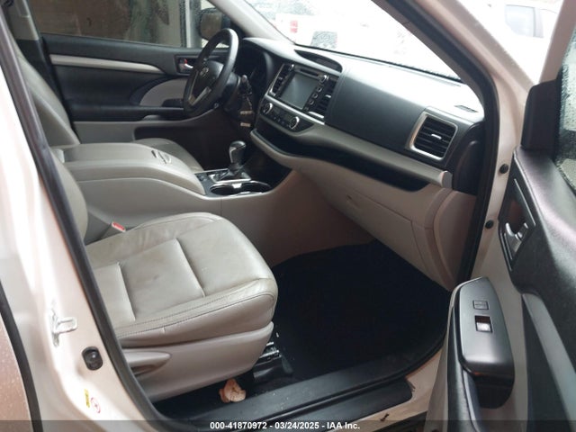 5TDKKRFH2GS165592 Toyota Highlander Xle V6