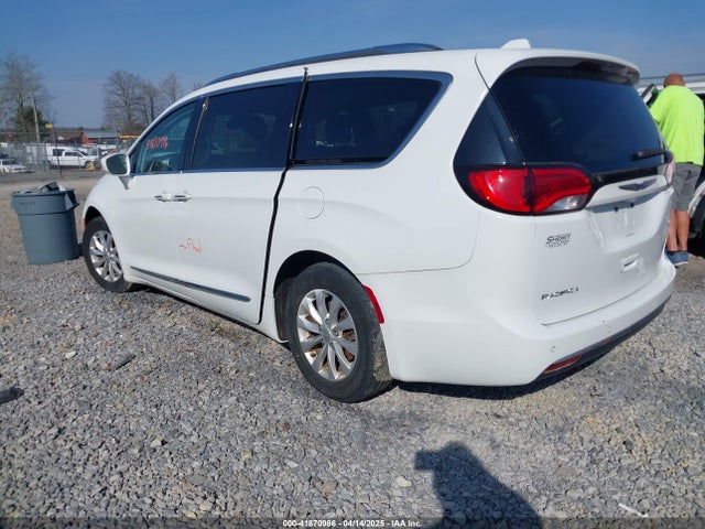2C4RC1BG4JR142566 Chrysler Pacifica Touring L