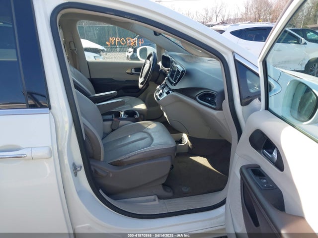 2C4RC1BG4JR142566 Chrysler Pacifica Touring L