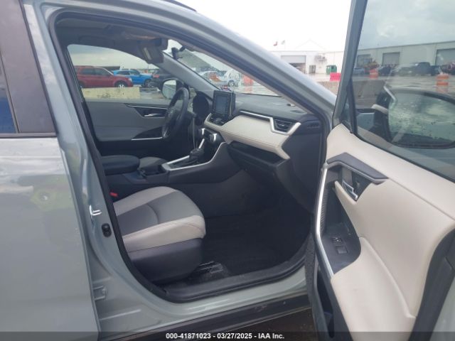 2T3C1RFV9MW153544 Toyota Rav4 Xle Premium