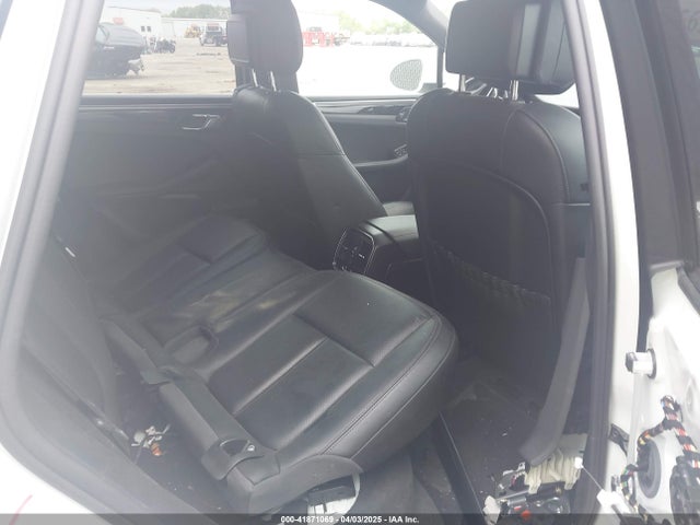 WP1AB2A53HLB17889 Porsche MACAN S