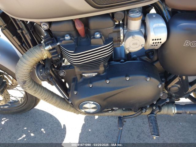 2017 TRIUMPH MOTORCYCLE BONNEVILLE SMTD40HL7HT813965 Photo 8
