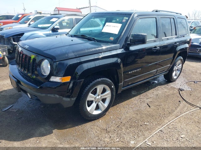 Jeep Patriot Latitude 2014 1C4NJRFB3ED615996 Image 2