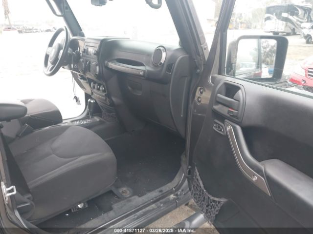 1C4BJWDG7EL244749 Jeep Wrangler Unlimited Sport