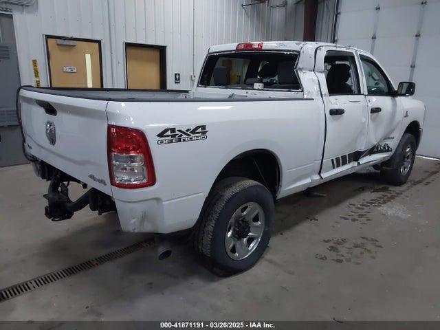 3C6UR5CL7NG169467 RAM 2500 Tradesman  4x4 6'4 Box