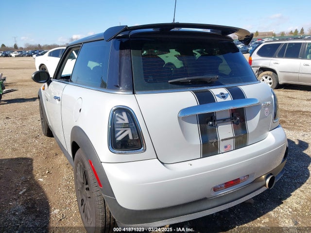 2013 MINI HARDTOP WMWSU3C56DT683555 Photo 2