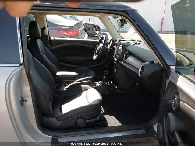 2013 MINI HARDTOP WMWSU3C56DT683555 Photo 4