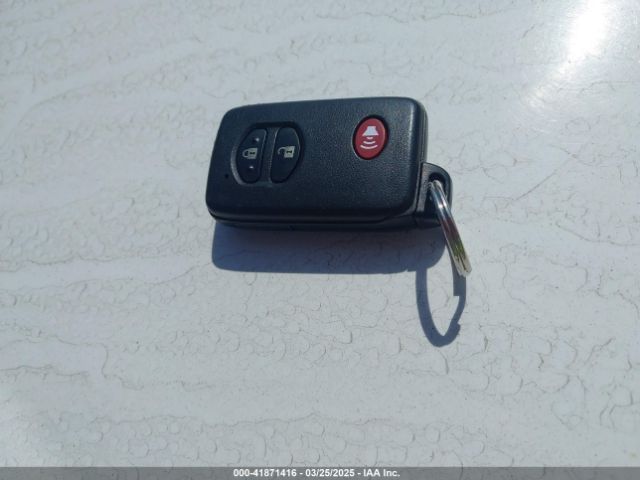 JTDKN3DU8F0484985 Toyota Prius Two
