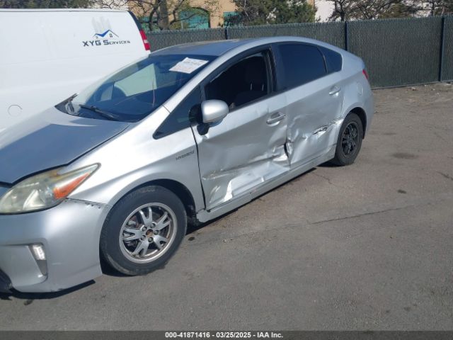 JTDKN3DU8F0484985 Toyota Prius Two