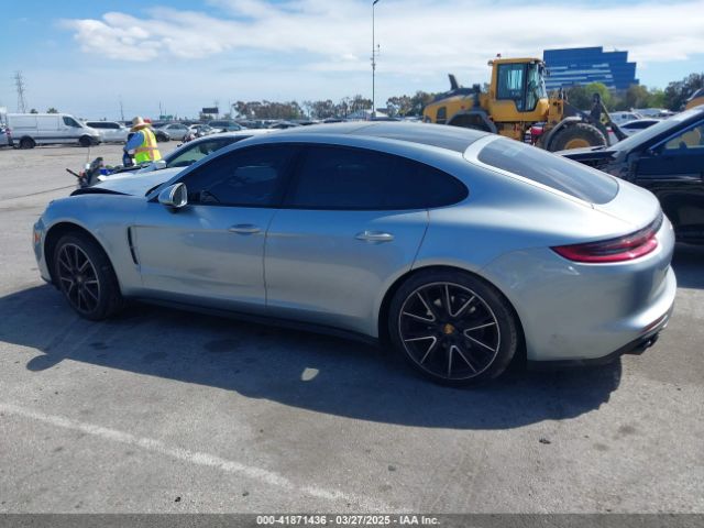WP0AA2A76KL100470 Porsche PANAMERA 4