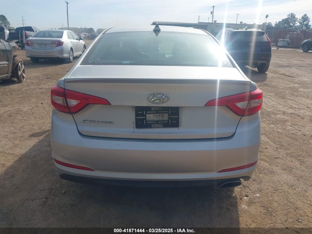 5NPE24AFXGH342238 Hyundai SONATA SE