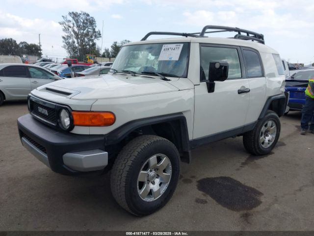 2014 TOYOTA FJ CRUISER JTEBU4BF7EK177741 Photo 1
