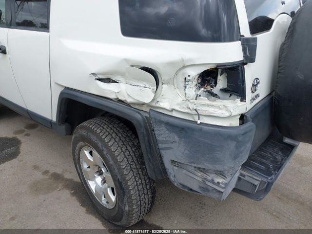 2014 TOYOTA FJ CRUISER JTEBU4BF7EK177741 Photo 5