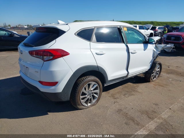KM8J3CA42JU708190 Hyundai TUCSON SEL