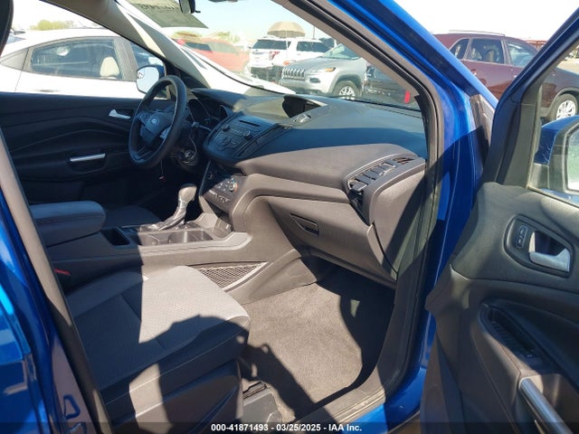 1FMCU0GD5HUC95171 Ford ESCAPE SE