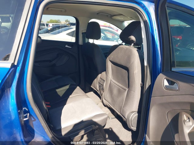 1FMCU0GD5HUC95171 Ford ESCAPE SE