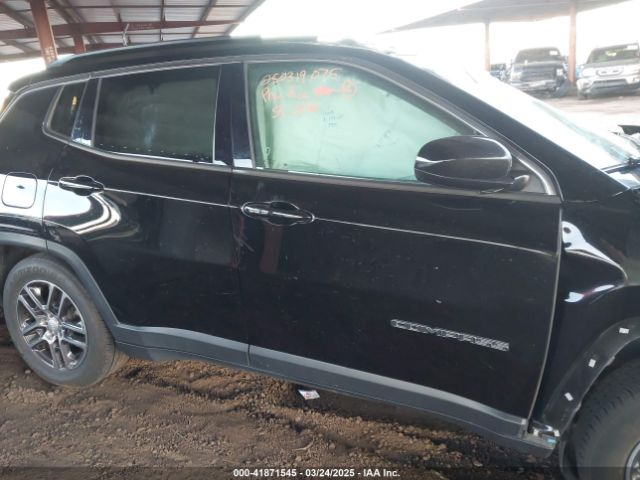3C4NJCBBXJT467997 Jeep Compass Latitude Fwd