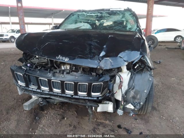 3C4NJCBBXJT467997 Jeep Compass Latitude Fwd