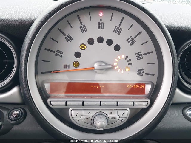 2010 MINI COOPER WMWMF3C58ATZ24045 Photo 6