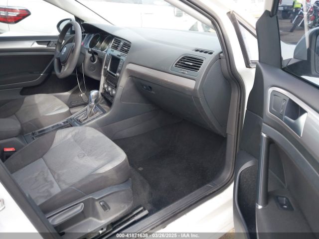 WVWKP7AU5GW910703 Volkswagen E-golf Se
