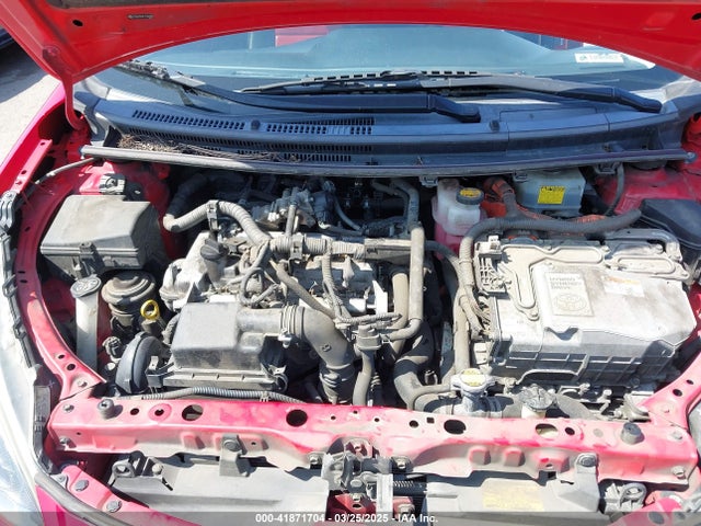 JTDKDTB3XF1586554 Toyota Prius C Two